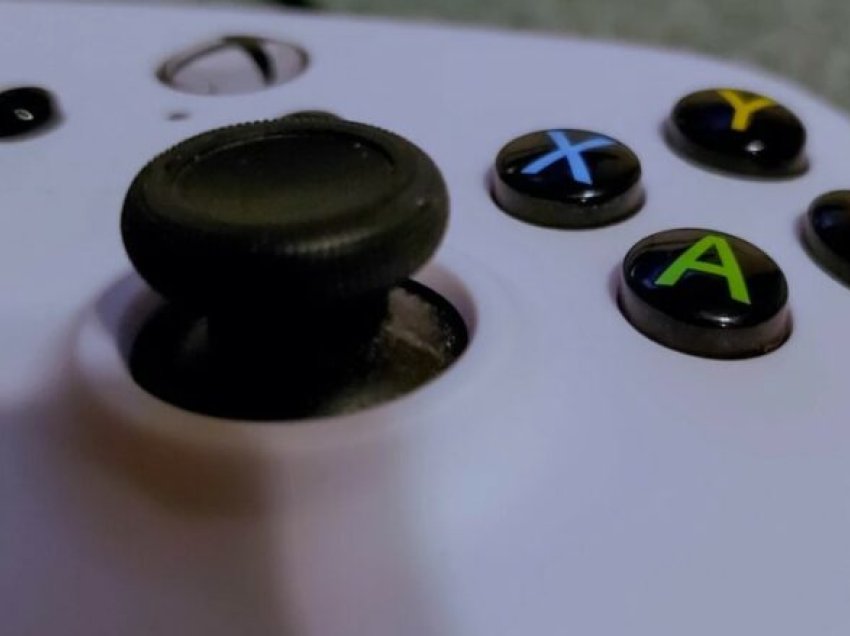 Zbulohet prototipi i ‘joystickut’ të Xbox, që nuk është parë më herët