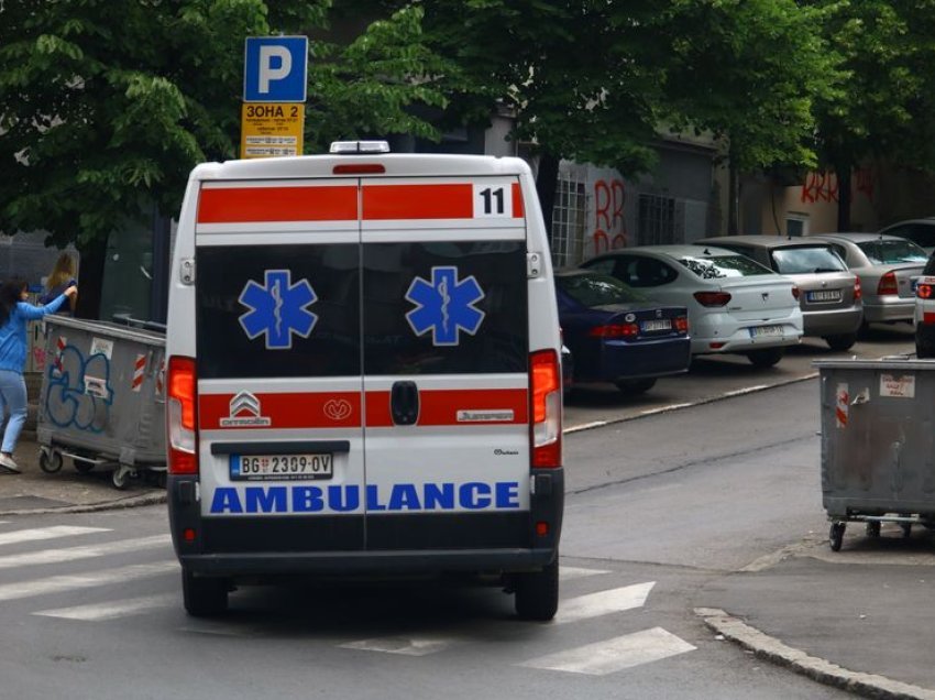 Serbi: Plaku thirri ambulancën se i kishte vdekur gruaja, e kur mbërritën mjekët, kishte vdekur edhe ai