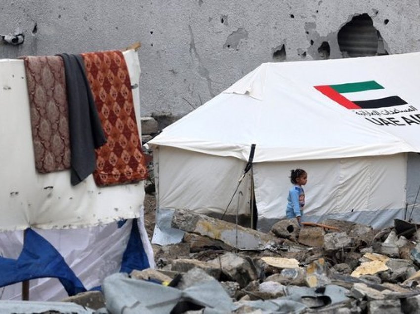 OBSH evakuon afro 100 pacientë nga Gaza në operacionin më të madh deri tani