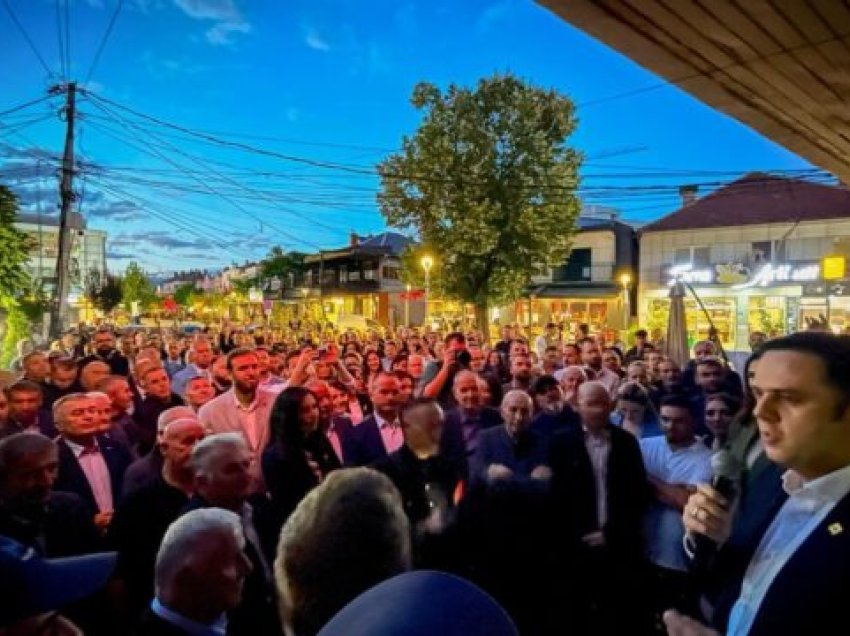 LDK hap zyrat e reja në Viti, Abdixhiku nxjerr fotografitë me mbashtetësit: Jemi gati dhe jemi një, na pret fushatë e bukur