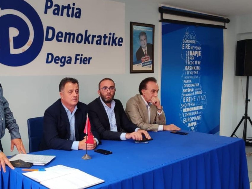 Bardhi dhe Noka me demokratët e Fierit: Qytetarët janë përballur këto vite me arrogancë, varfëri dhe korrupsionin në çdo sektor