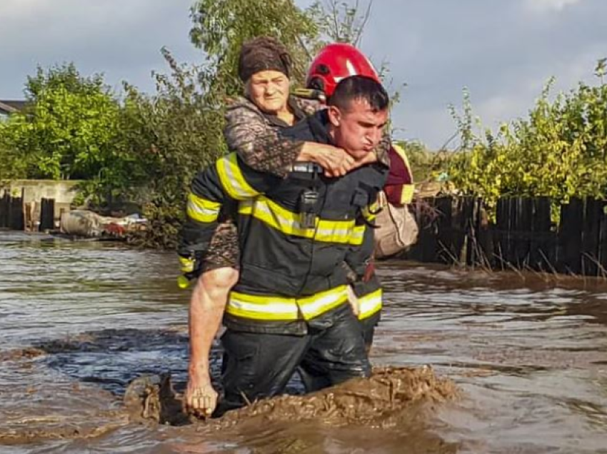 Katër të vdekur nga shirat e rrëmbyeshëm në Rumani