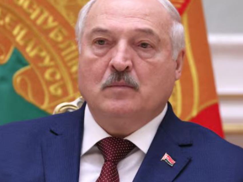 Lukashenko fal 37 persona të burgosur për ekstremizëm