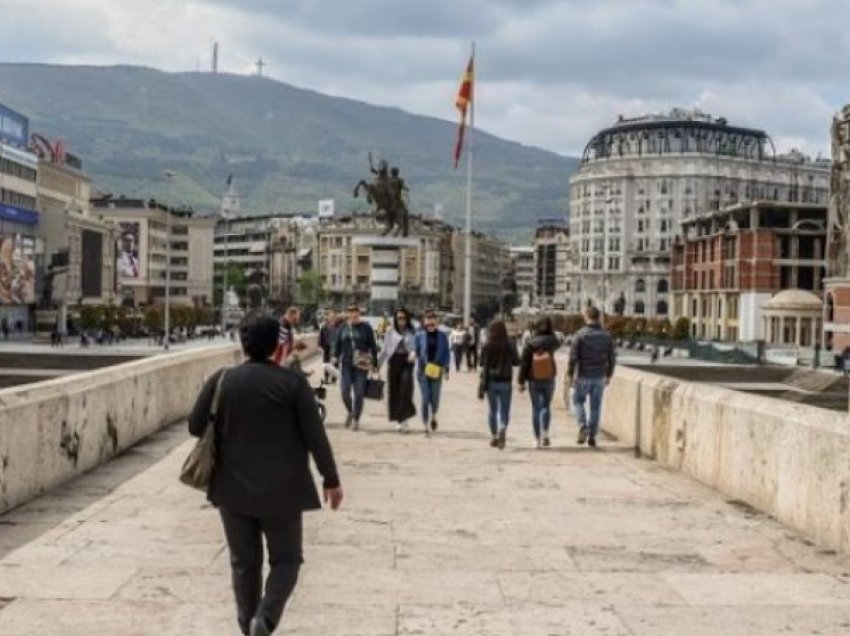 Debat për të rinjtë dhe politikën, “Sistemi, shpërnguli të rinjtë nga RMV”