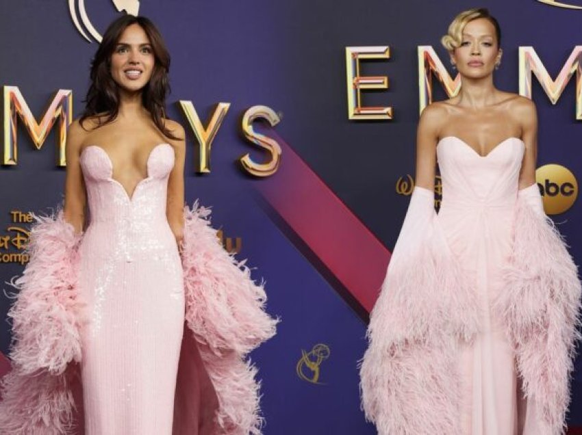 Rita Ora dhe Eiza Gonzalez kishin veshje pothuajse identike në “Emmy Awards 2024”