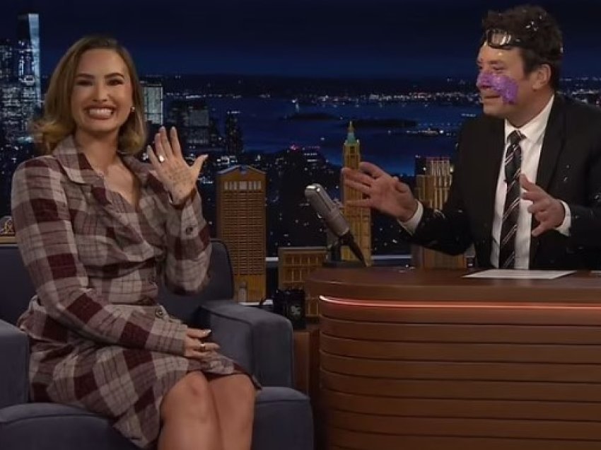 Demi Lovato shfaq unazën e fejesës dhe jep detaje të planit të dasmës