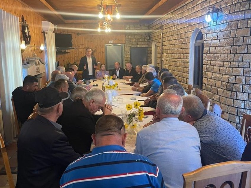 Flamur Noka në Klos: Të ngrihemi e të përballemi me protesta të vazhdueshme