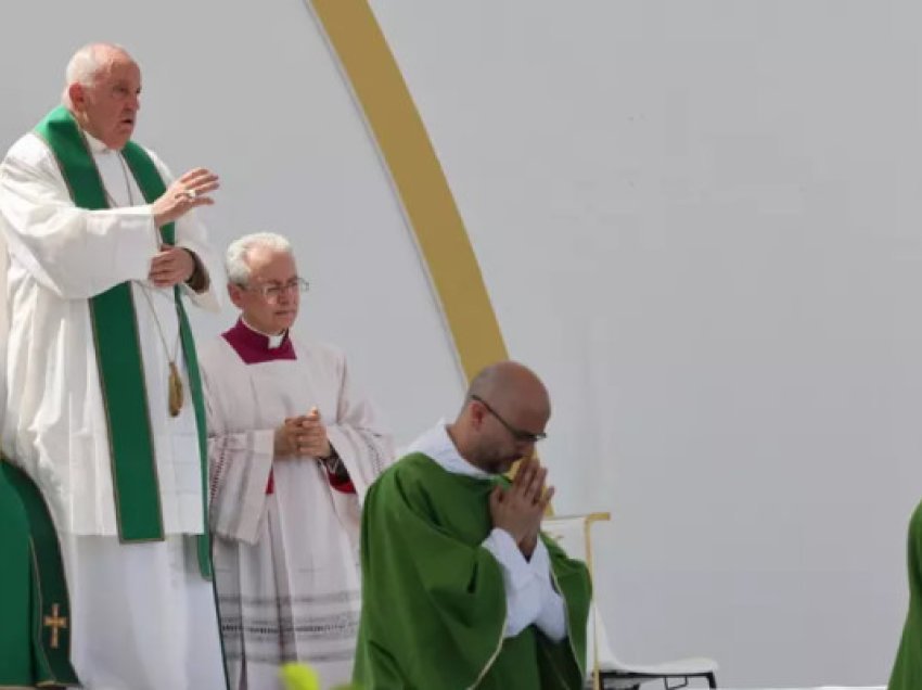 ​10 vjet nga vizita e Papa Françeskut në Shqipëri