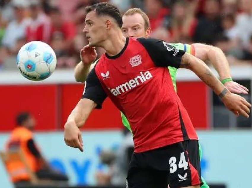 Xhaka asiston, Bayer triumfon në frymën e fundit në ndeshjen me shumë gola