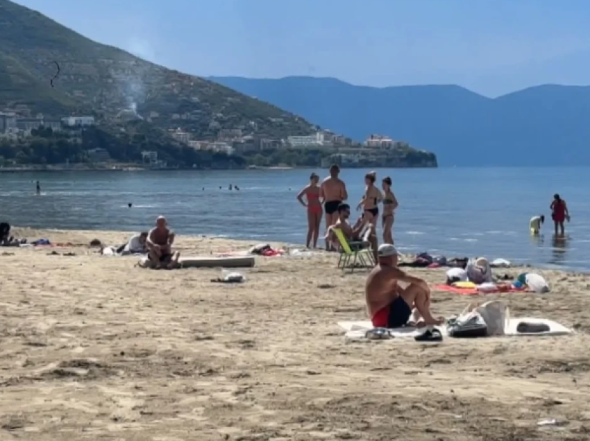 Plazh në shtator, Vlora mbetet e preferuar për turistët e huaj dhe ata vendas