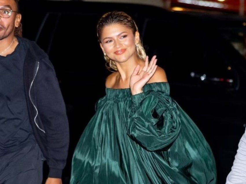 Zendaya shkëlqen me pamje magjepsëse