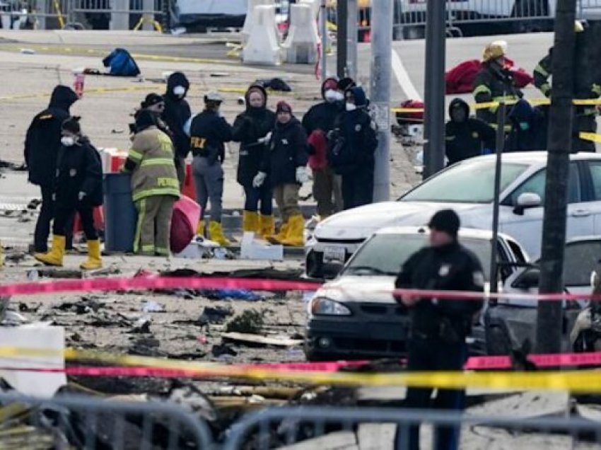 Një nënë dhe fëmija i saj, në mesin e shtatë personave që humbën jetën në rrëzimin e aeroplanit mjekësor në Filadelfia