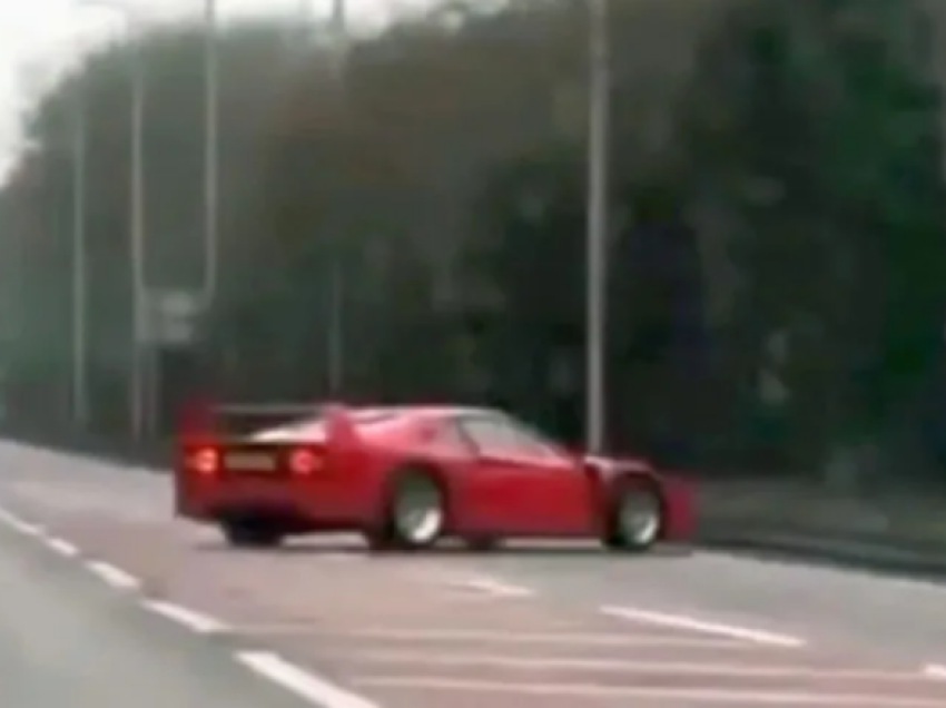 Testimi i një Ferrari F40 përfundon në një aksident dramatik, publikohen pamjet