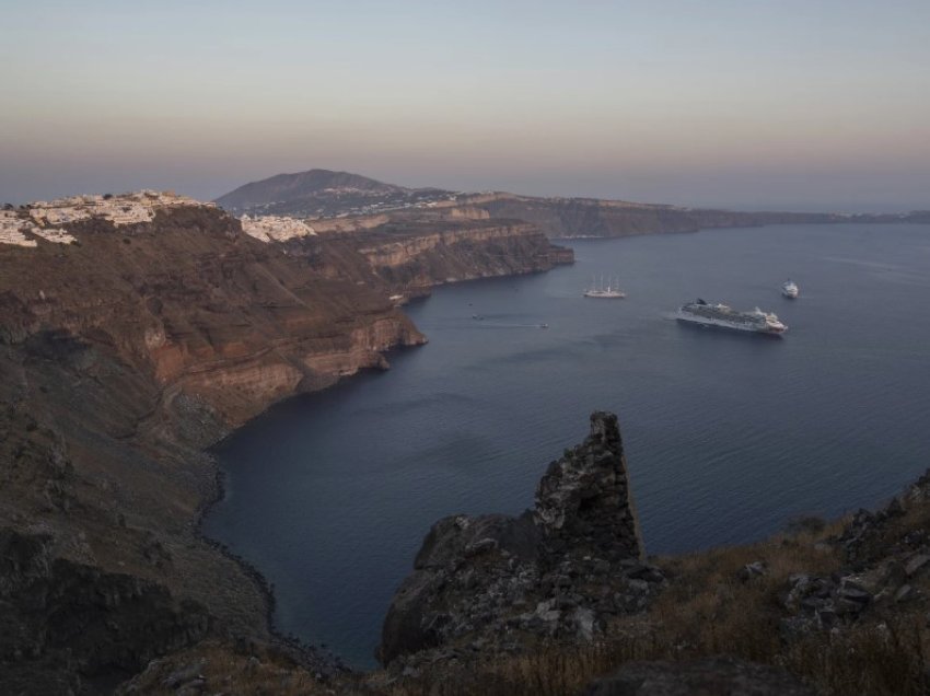 A ka frikë për shpërthimin e vullkanit në Santorini, çfarë thonë ekspertët