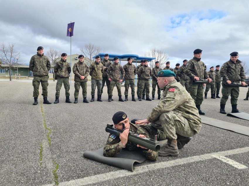 Ushtarët e Kosovës realizojnë me sukses trajnimin për pajisjen HAR-66