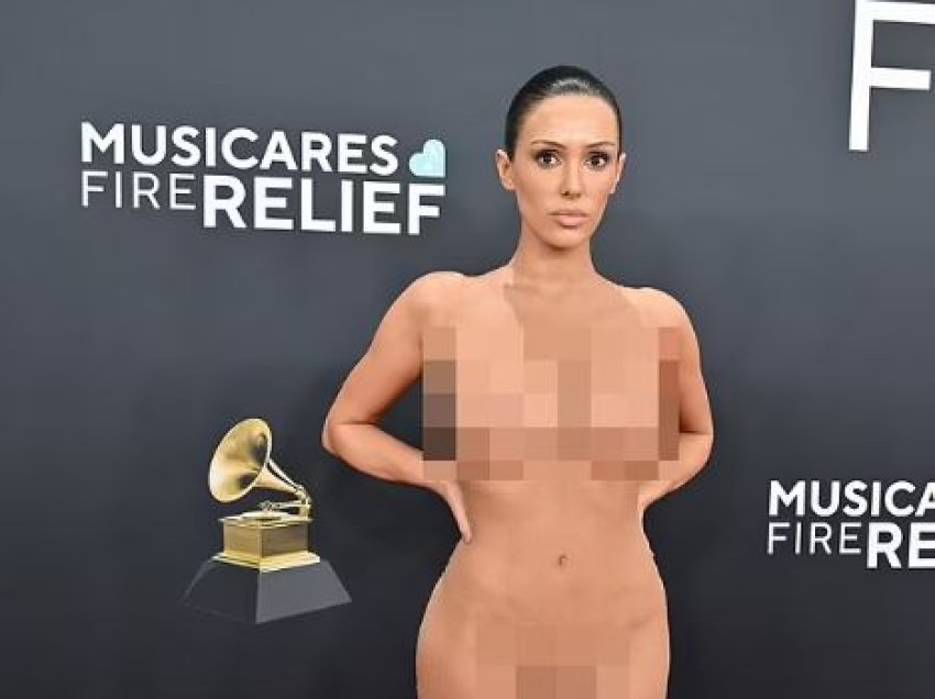 Raportohet se Kanye West këmbënguli që Bianca Censori të vishte fustanin nudo në Grammy