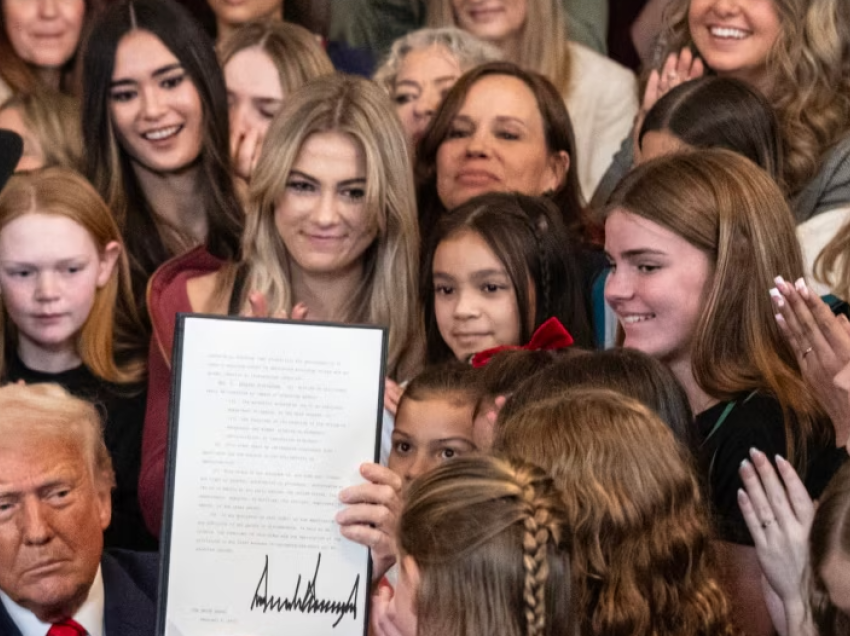 Trump nënshkruan urdhrin ekzekutiv që ndalon sportistët transgjinorë të marrin pjesë në sportet e femrave