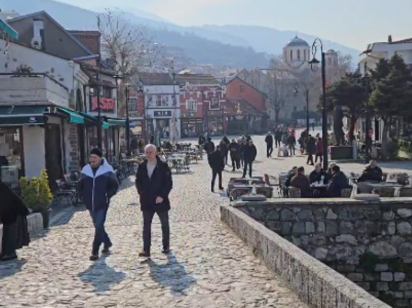 Në Prizren dhe Gjakovë po shpërndahen materialet e fundit