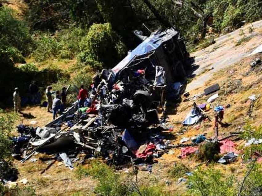 Tragjedi në Meksikë! Dhjetëra pasagjerë humbin jetën pas një aksidenti me autobus