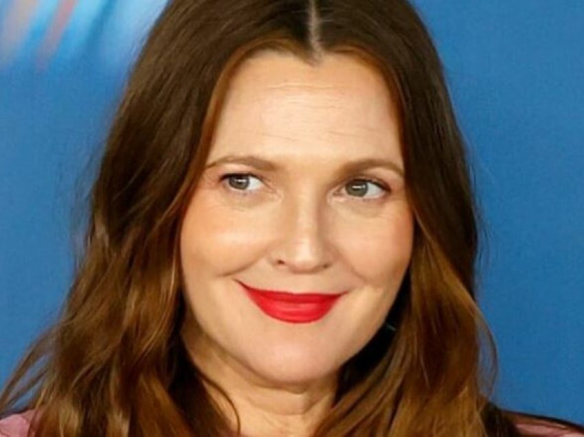 Drew Barrymore tregon se me cilin aktor ka pasur puthjen më të mirë në një film