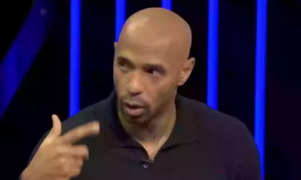 Thierry Henry tregon se cili është mesfushori më i madh në Premier Ligë i të gjitha kohërave