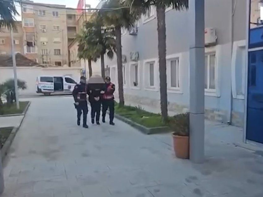 Pjesëmarrje në organizatë kriminale dhe trafik droge/ Në kërkim ndërkombëtar, arrestohet 60-vjeçari në Vlorë, pritet ekstradimi drejt Italisë