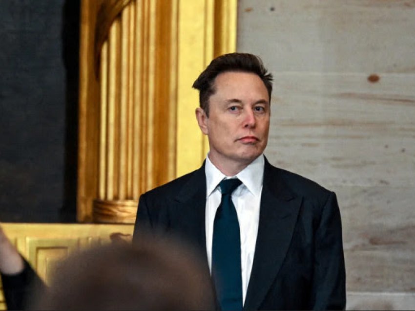 ​Musk vazhdon me synime të reja dhe me bekimin e Trump