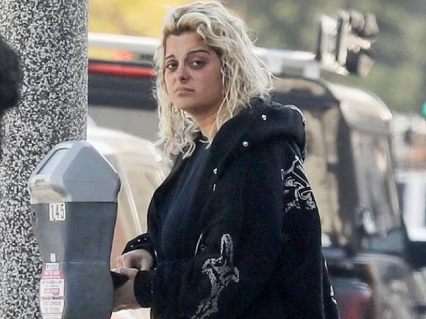 Bebe Rexha duket thuajse e panjohur pa makijazh rrugëve të Beverly Hills