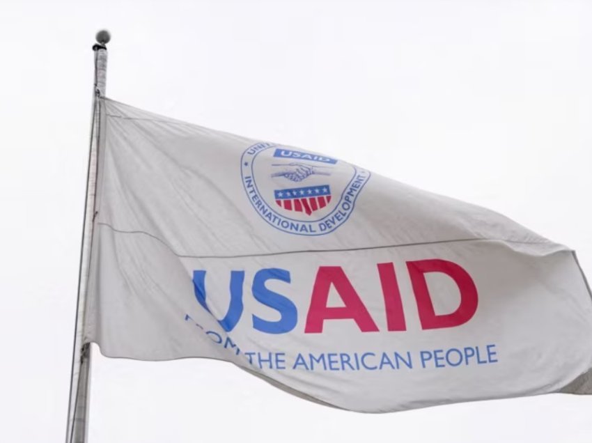 Demokratët dhe republikanët mbi pezullimin e fondeve të USAID-it