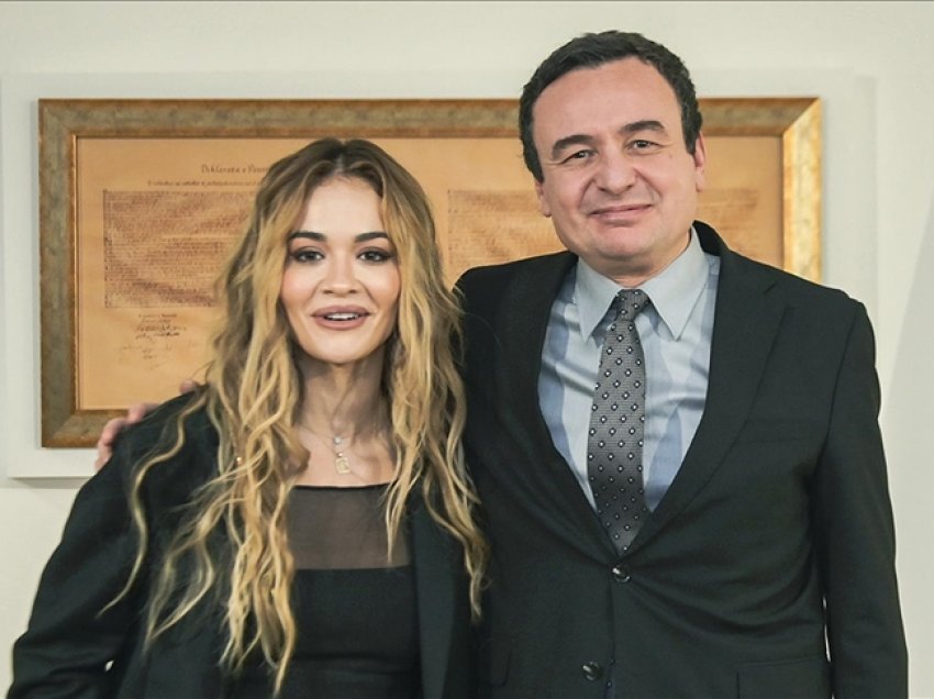 Rita Ora rishpërndan në Instagram fotografitë nga vizita e saj e fundit në Kosovë dhe takimi me Kryeministrin Kurti