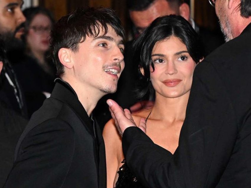 Timothee dhe Kylie shfaqen bashkë në Tapetin e Kuq