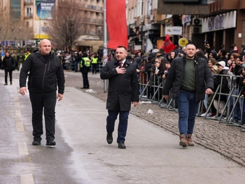 Maqedonci: Krenaria për parakalimin e FSK-së, e njëjtë si marshimi i UÇK-së