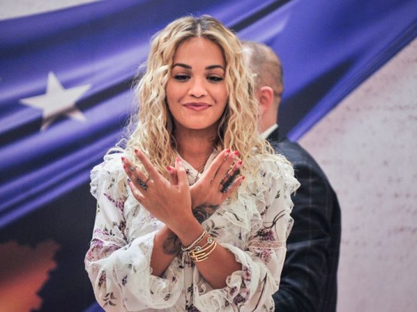 Rita Ora: Urime Ditën e Pavarësisë vendit tim