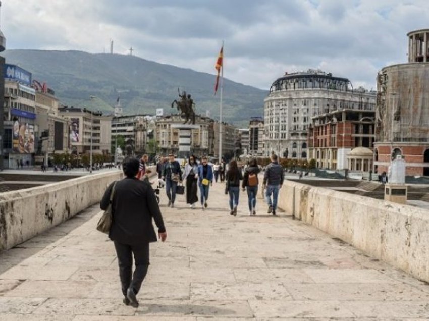 Çdo i treti qytetar mendon të largohet nga Maqedonia e Veriut