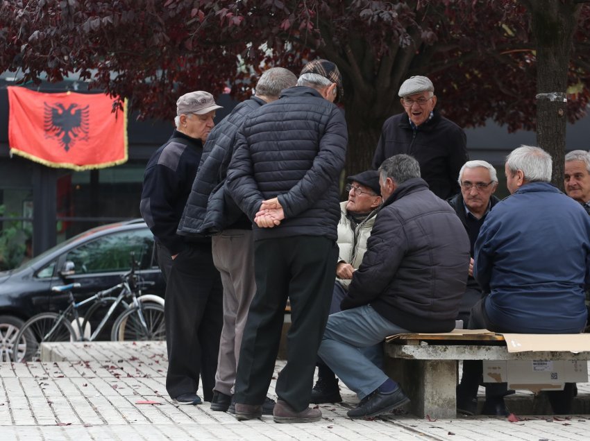 Shtyhet bonusi i dytë për pensionistët, zbulohet arsyeja! Shpërblimi i pranverës s’do të jepet në shkurt siç u premtua!