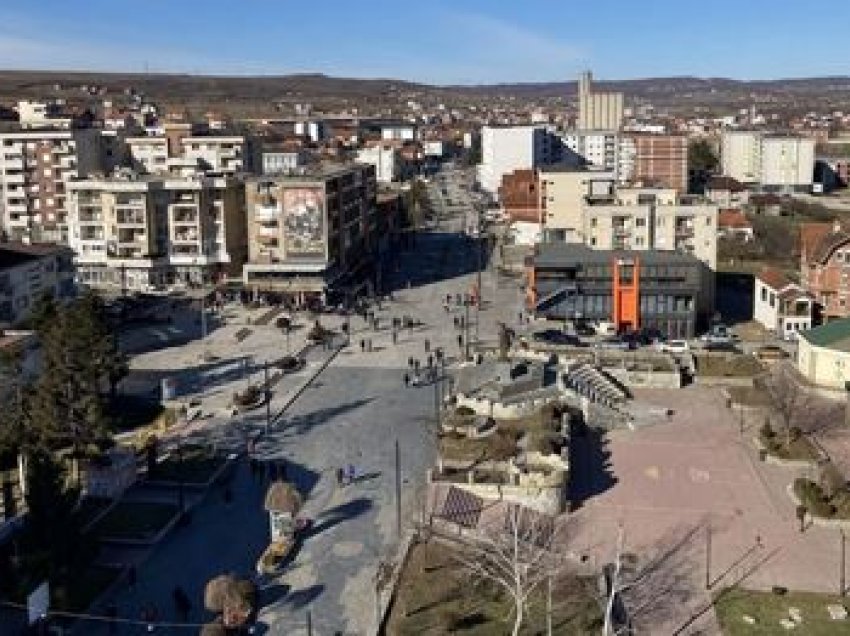 Nxënësi në Skënderaj posedonte armë me gaz, policia ia sekuestron