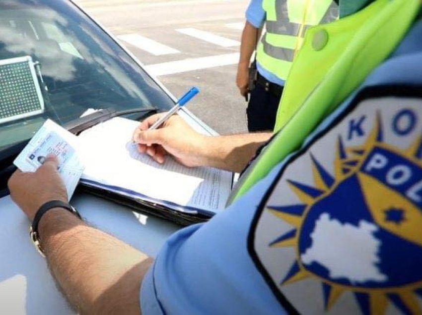 Policia shqiptoi 1926 gjoba trafiku për 24 orë