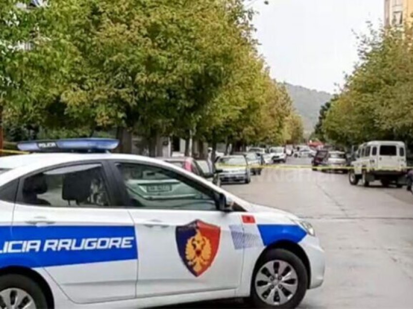 Shisnin lëndë narkotike, arrestohen 3 persona në Elbasan