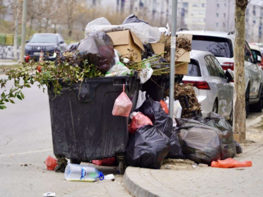 ​Mbeturinat vazhdojnë të mbesin problem i madh për Prishtinën