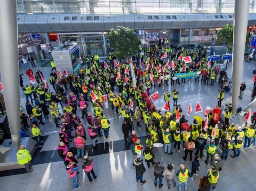 Grevë në aeroportet e Dusseldorfit dhe Këlnit, anulohen 106 nga 168 fluturime