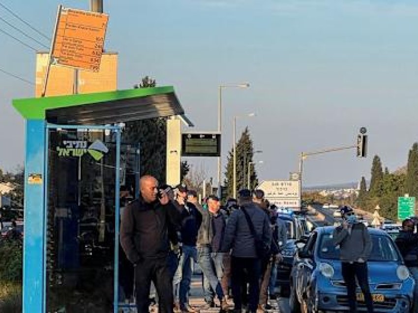 Sulm në një stacion autobusi në Izrael, plagosen 7 persona