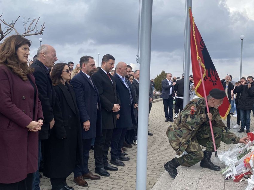 Nderohen viktimat e masakrës në Qirez dhe Likoshan