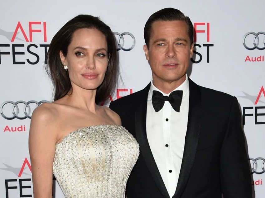 Pas 8 vitesh, Angelina Jolie dhe Brad Pitt arrijnë, më në fund, një marrëveshje divorci