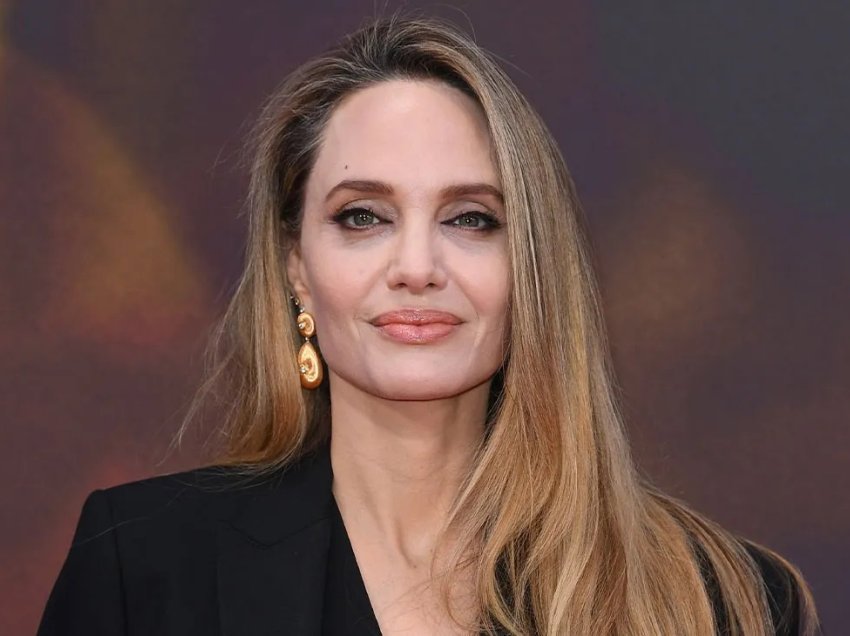 Divorci bën Angelina Jolie më të pasur, ja sa fitoi