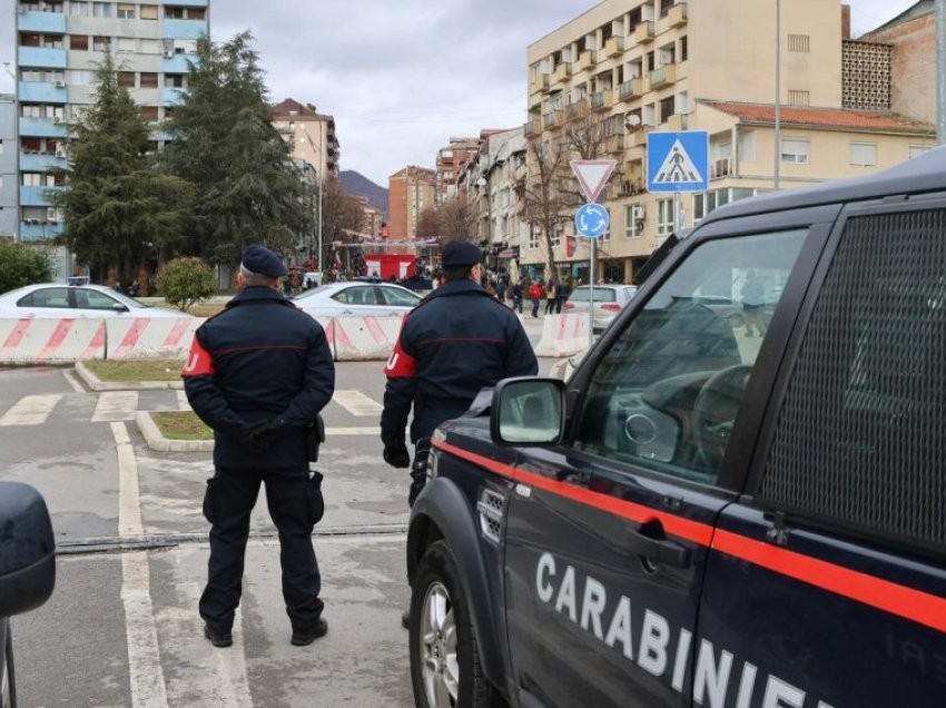 Një i mitur hedh mjet piroteknik drejt karabinierëve në Mitrovicë