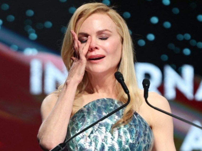 ​Kjo është për nënën time të ndjerë, Nicole Kidman qan në ndarjen e çmimeve