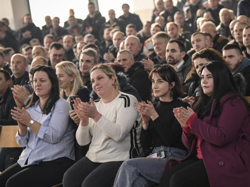 ​Nënshkruhen kontratat e punëtorëve të rinj në KEK