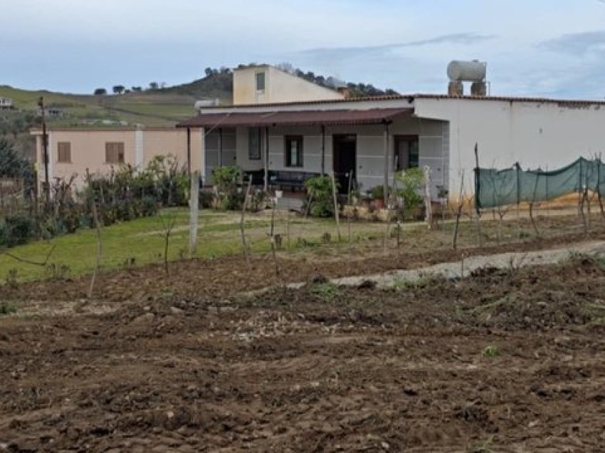 Skandali me pronat në Durrës, konflikti mes dy familjeve në dyert e gjykatës