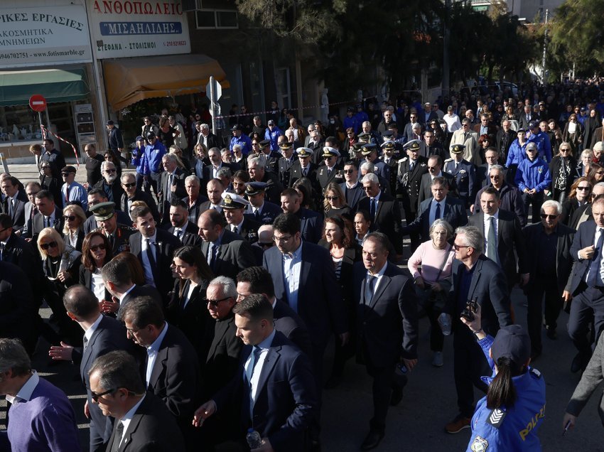 I jepet lamtumira e fundit ish-kryeministrit grek, Kostas Simitis! Qindra të pranishëm në ceremoninë motrore