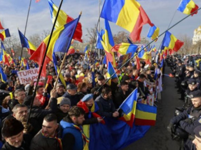 Rreth 4000 vetë protestuan kundër anulimit të zgjedhjeve në Rumani